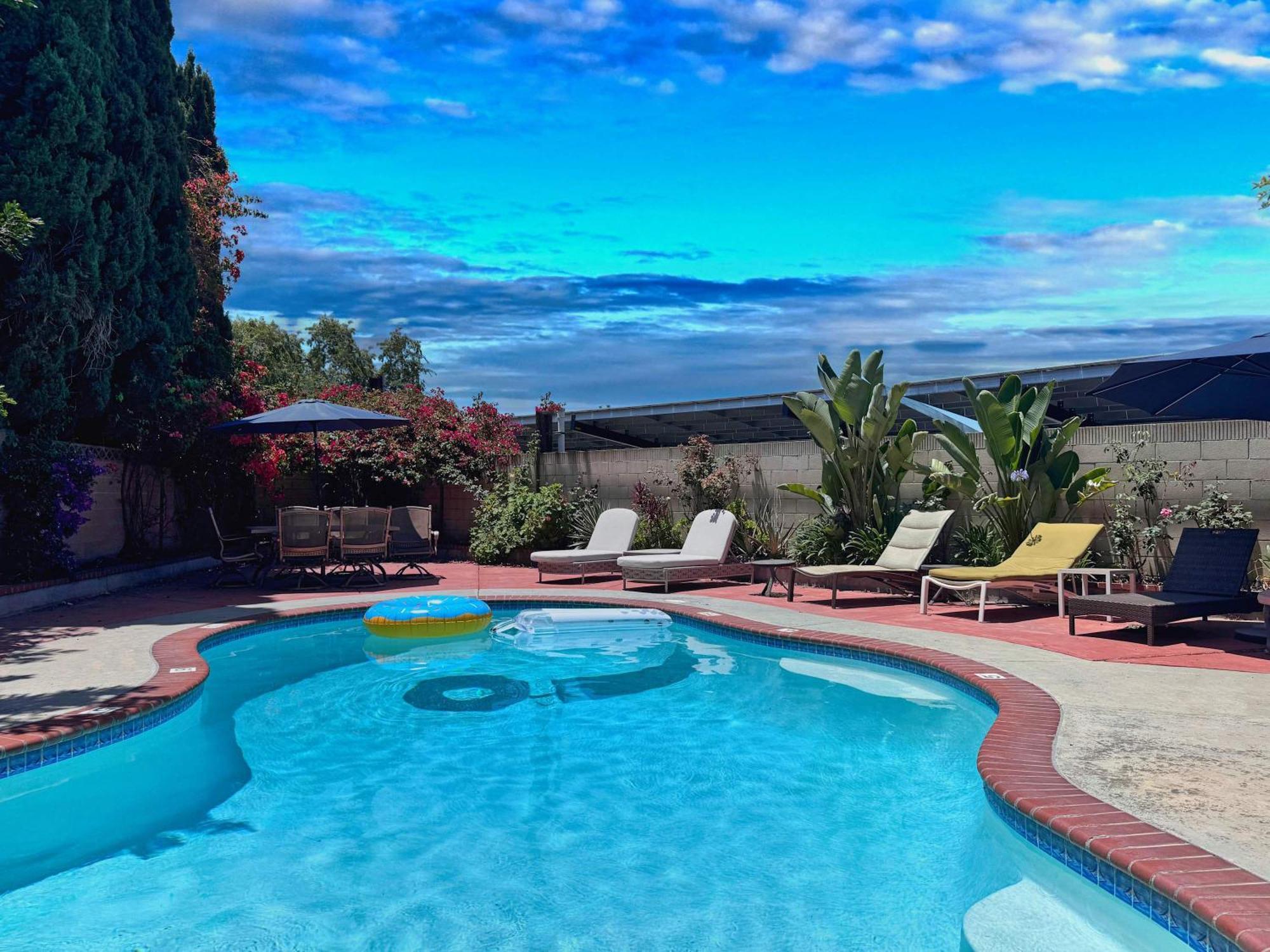 Disneyland Paradise 6 Bedroom 4 Bathroom Pool Games Villa *