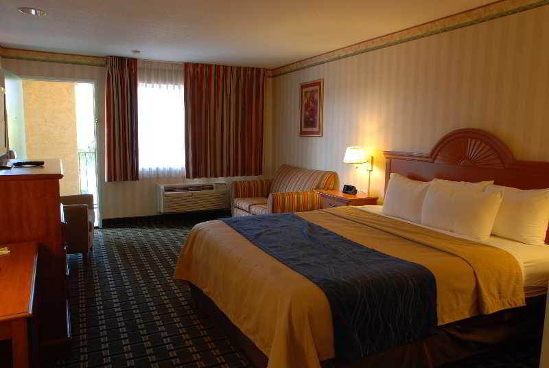 Stanford & Hotel 3*