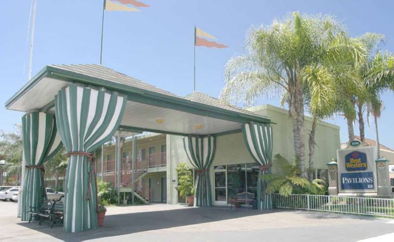 Western Pavilions 3*