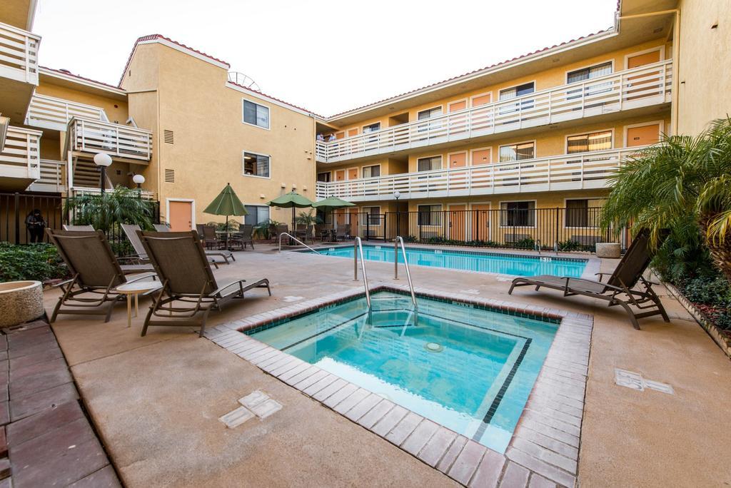 6-anaheim, Ca 2*
