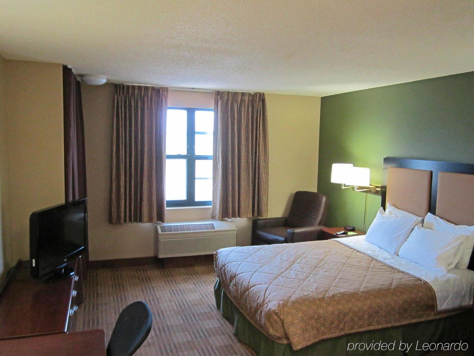 Extended - Orange County - Hills Hotel