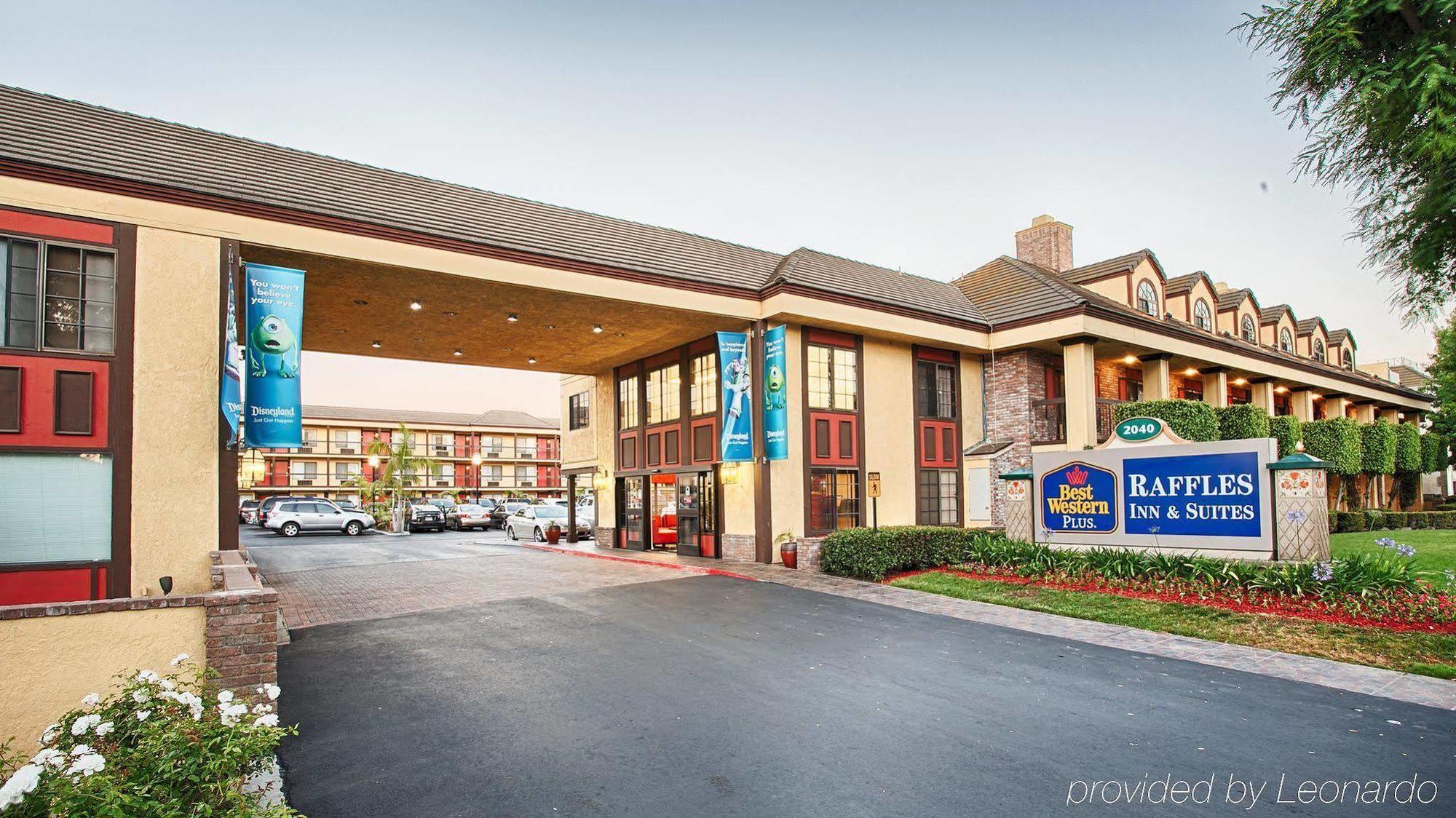 Western Raffles & Hotel Anaheim