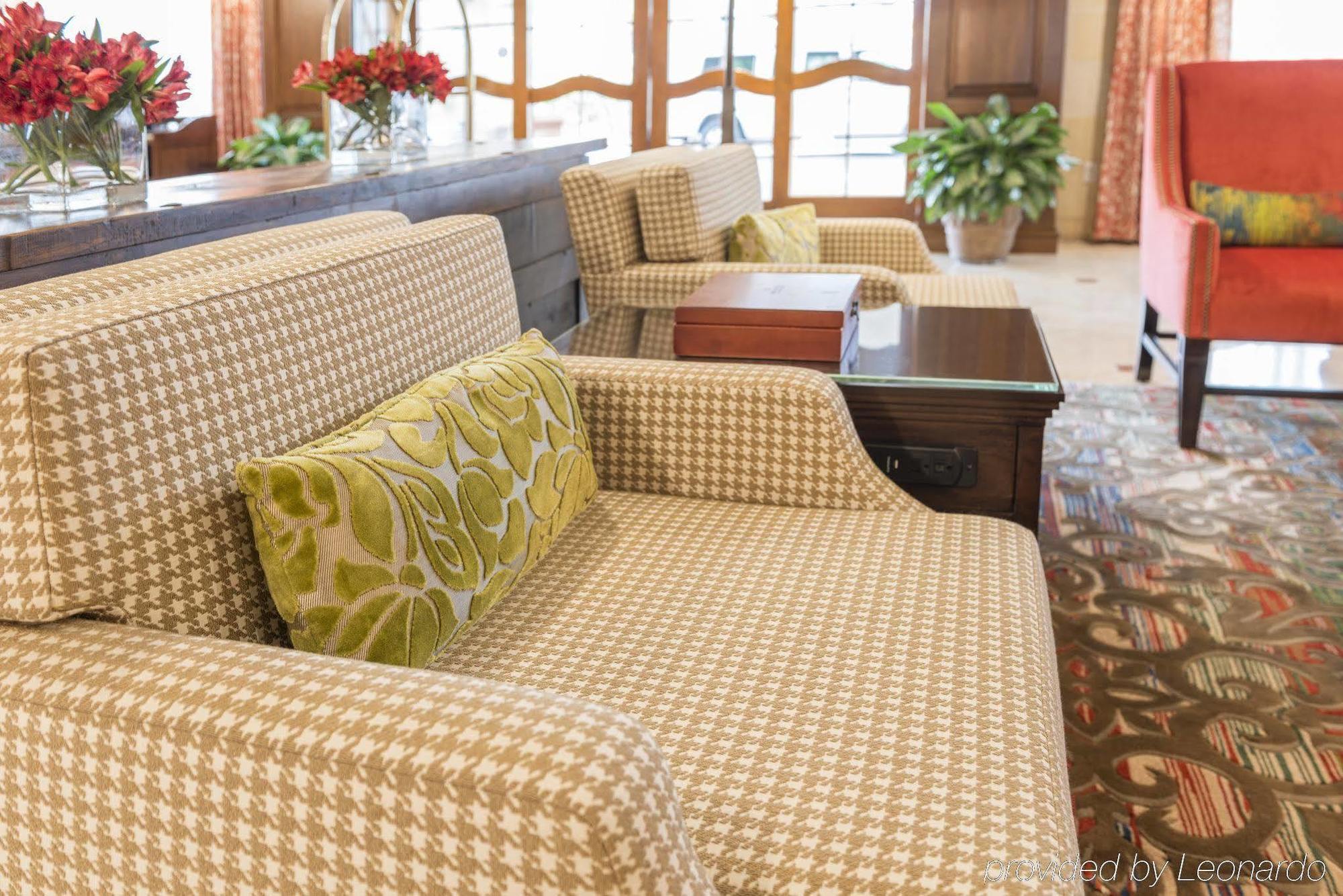 Ayres Hotel