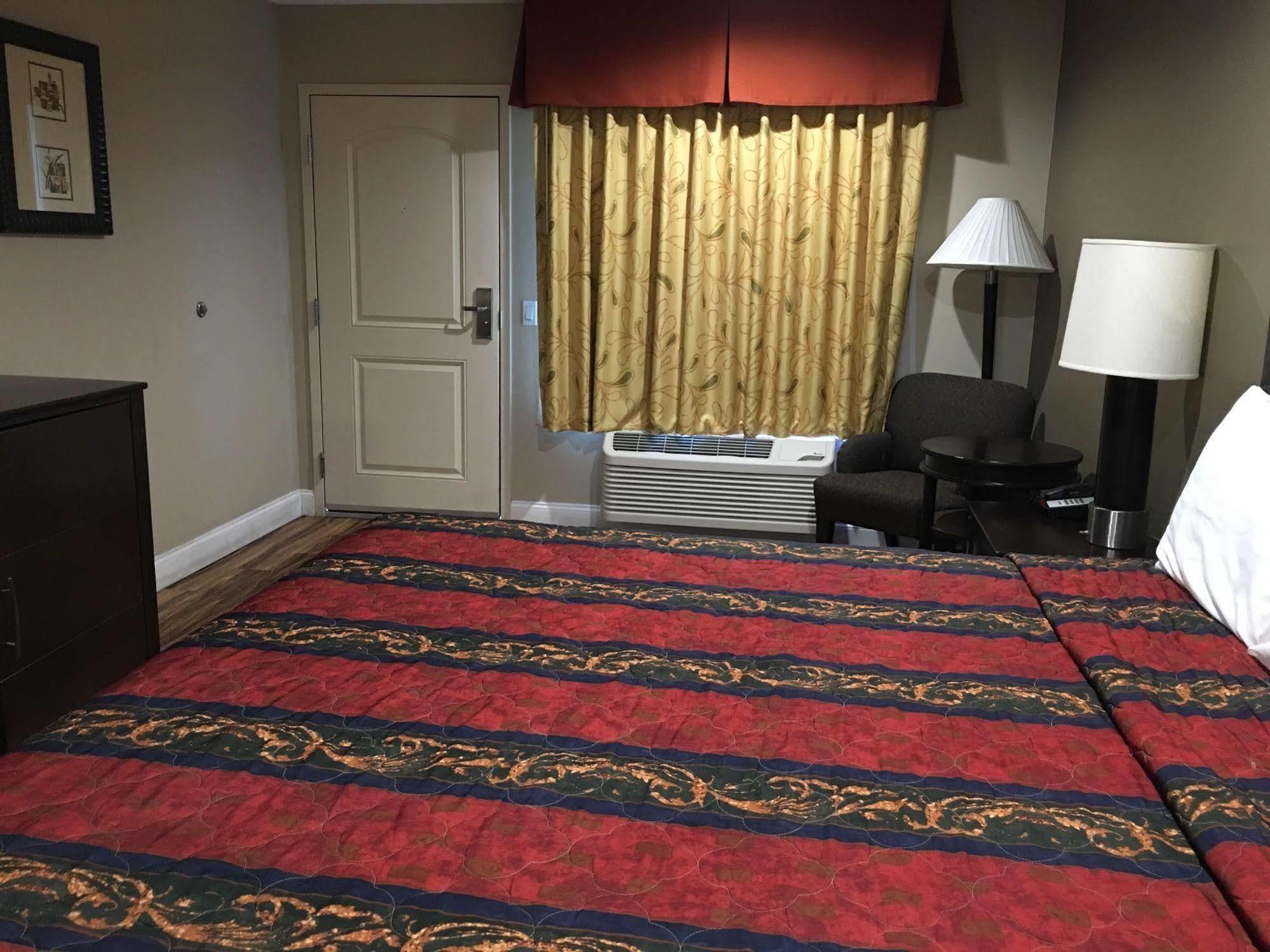 Anaheim Lodge 2*
