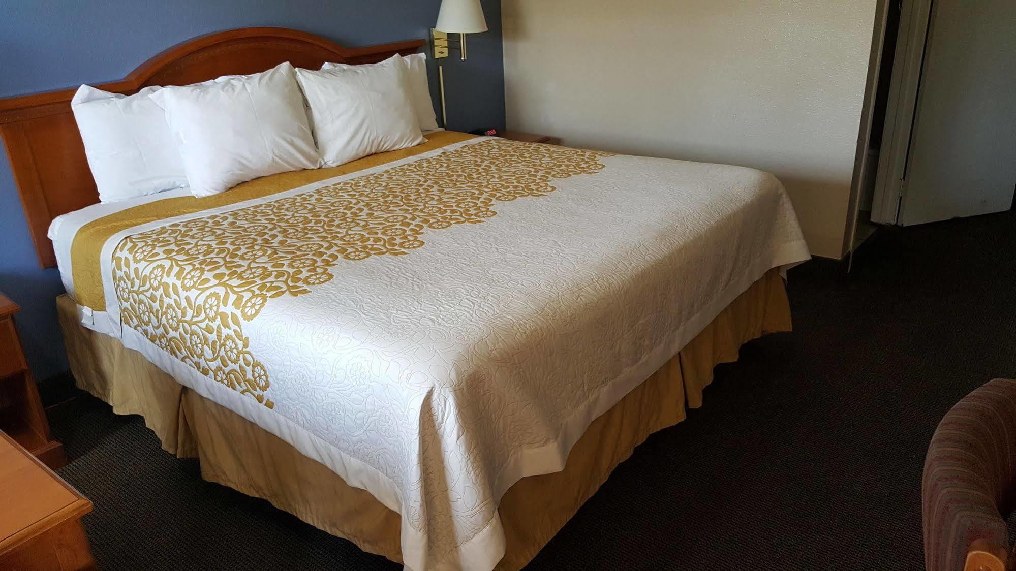 Signature Maingate 3*