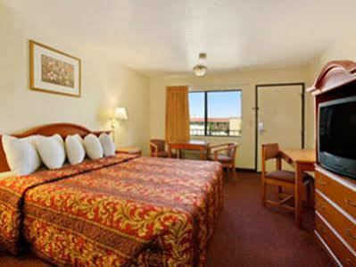 Hotel Signature Maingate 3*