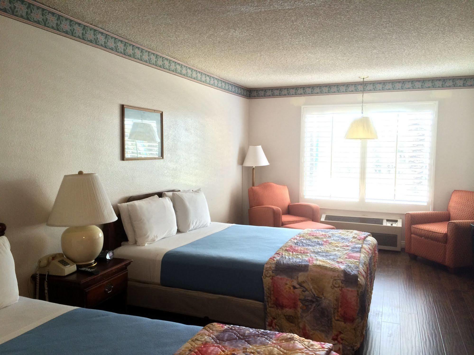 Alamo And - Convention Center Hotel