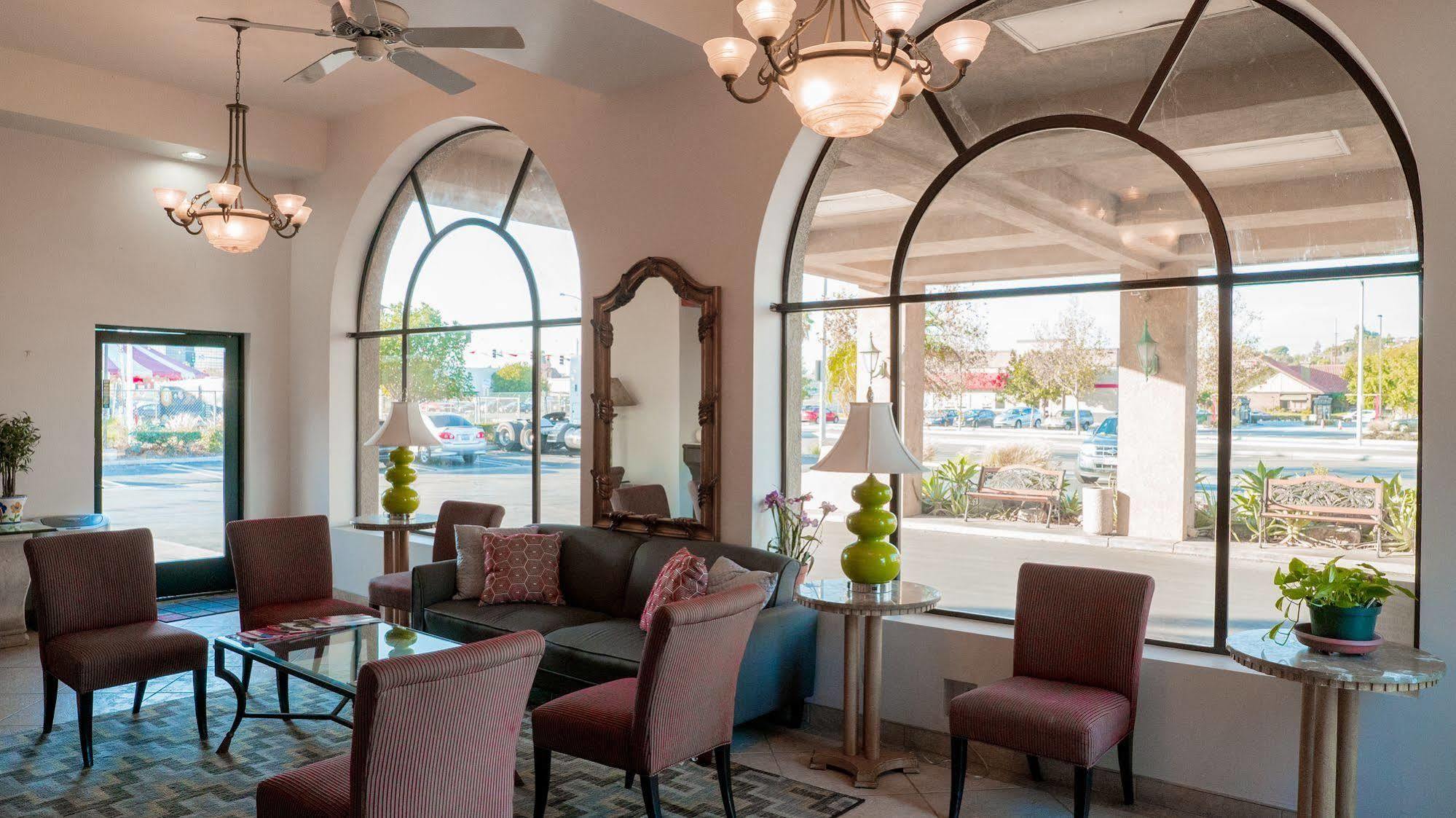 Hotel 6 - Hills, Ca 4*