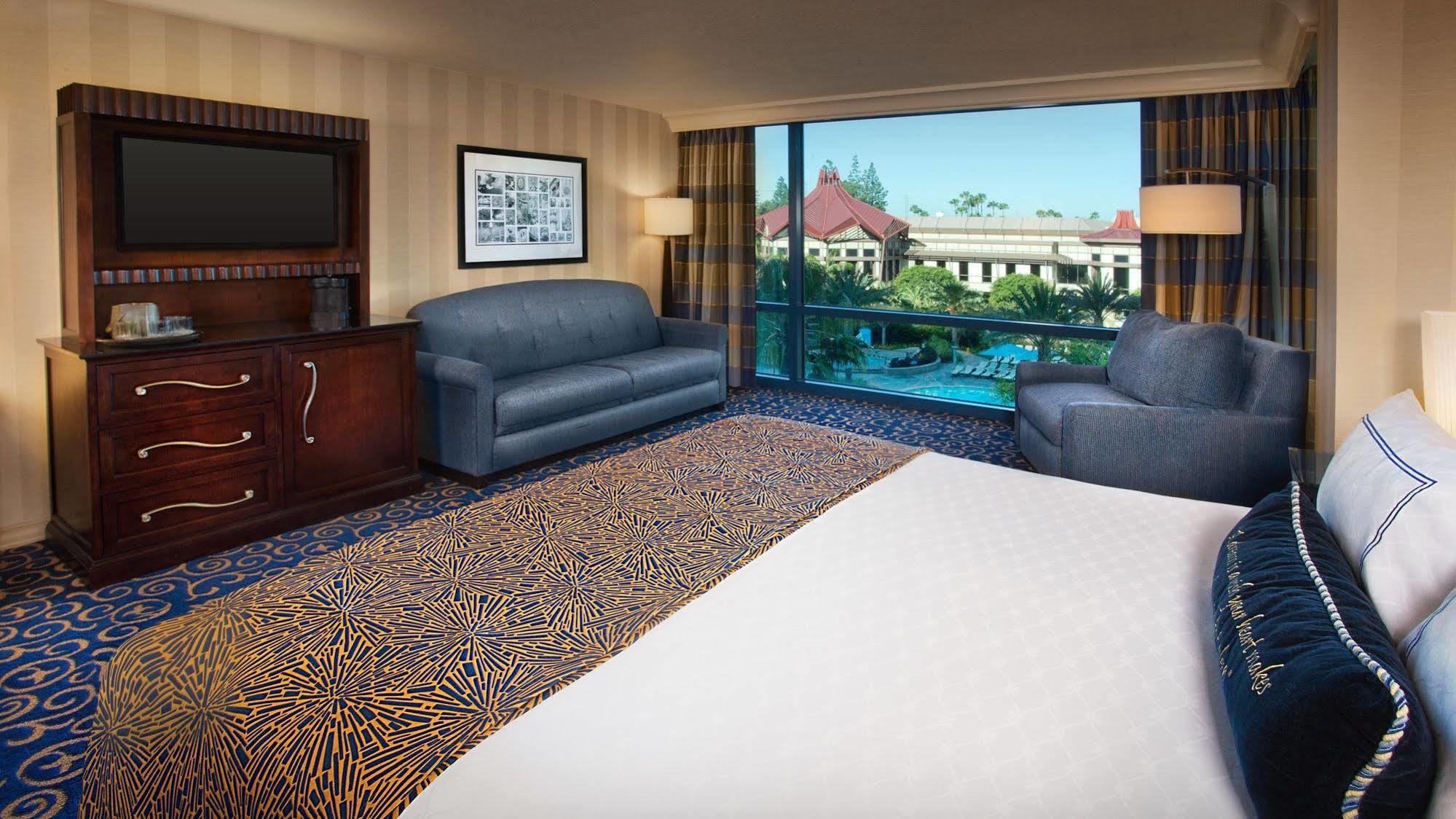 Disneyland 4*