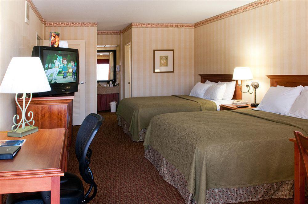 Hotel Western Raffles &
