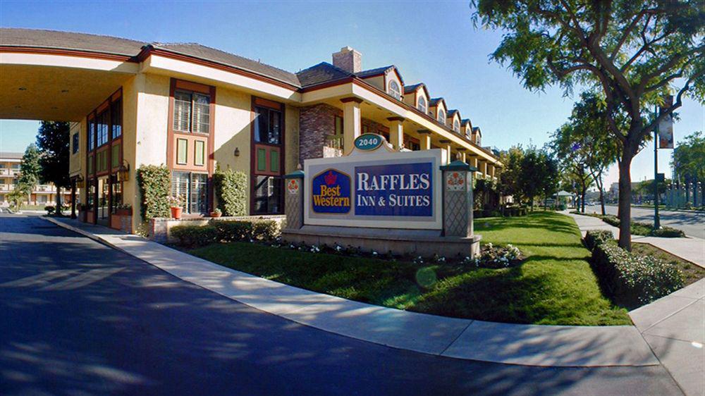 Western Raffles & Hotel 3*