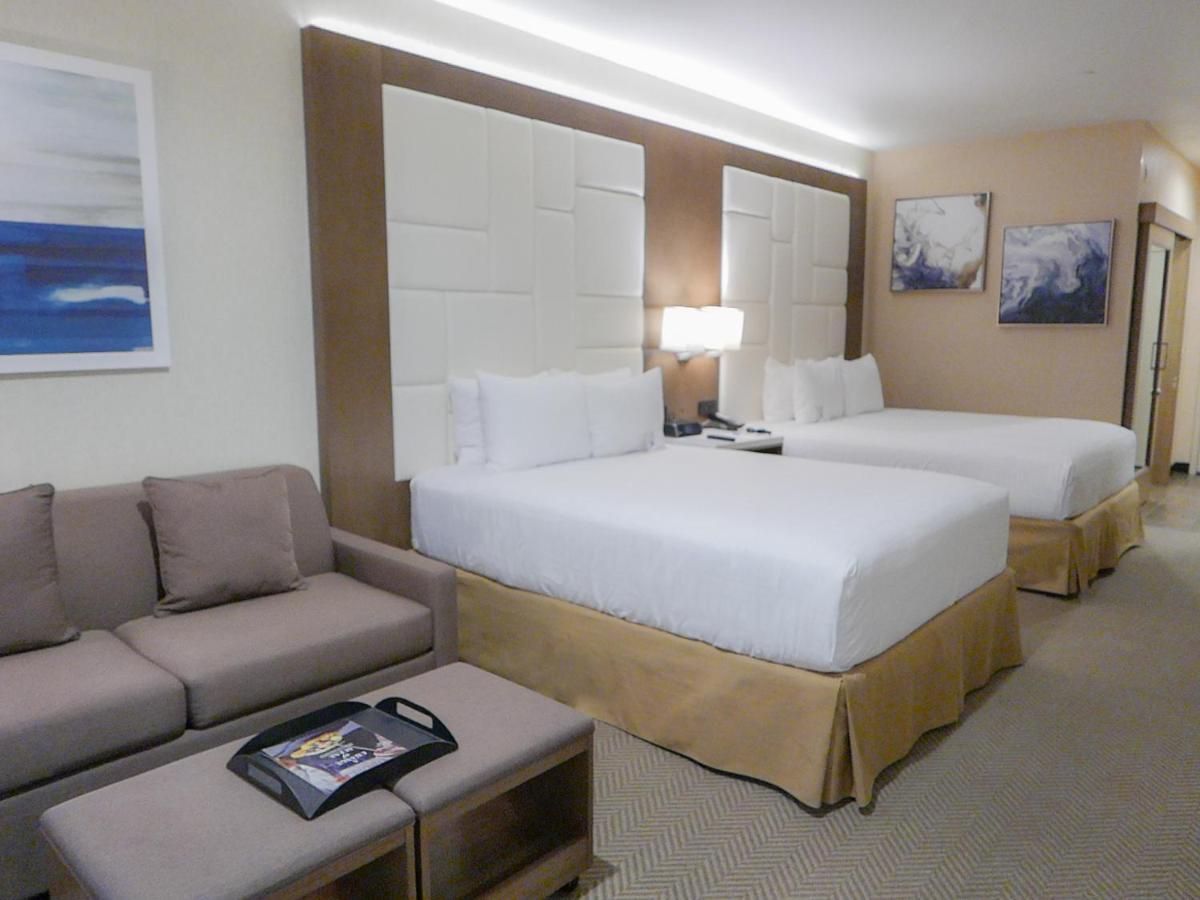 Wyndham Hotel