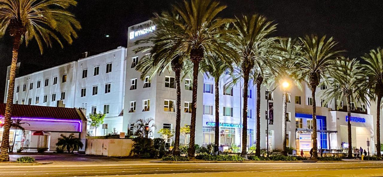 Wyndham Hotel 3*