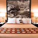 Super 8 By Wyndham Anaheim/Disneyland Drive