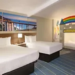 Days Inn & Suites By Wyndham Anaheim At Disneyland Park