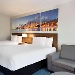 Days Inn & Suites By Wyndham Anaheim At Disneyland Park