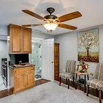 Anaheim Studio With Fireplace 14 Mi To Disneyland!