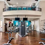 Spacious Two Bedroom Apartment Near Disneyland