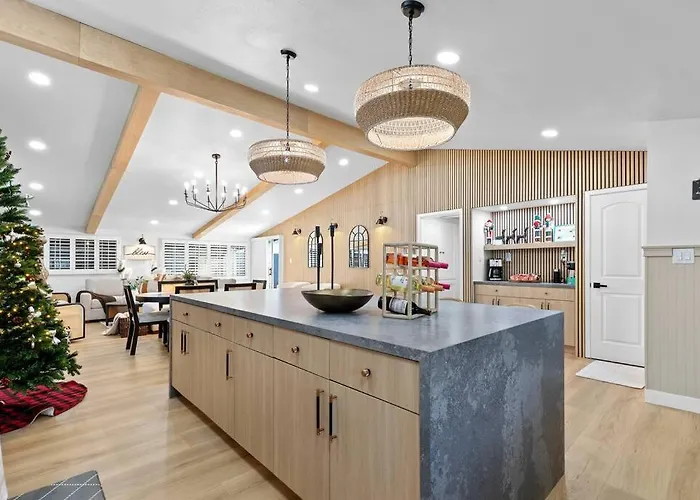 Modern Anaheim Stay- Minutes To Disney& Family Fun