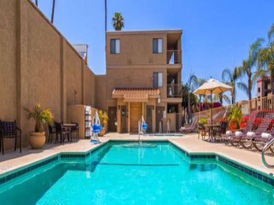 Western 3* Anaheim