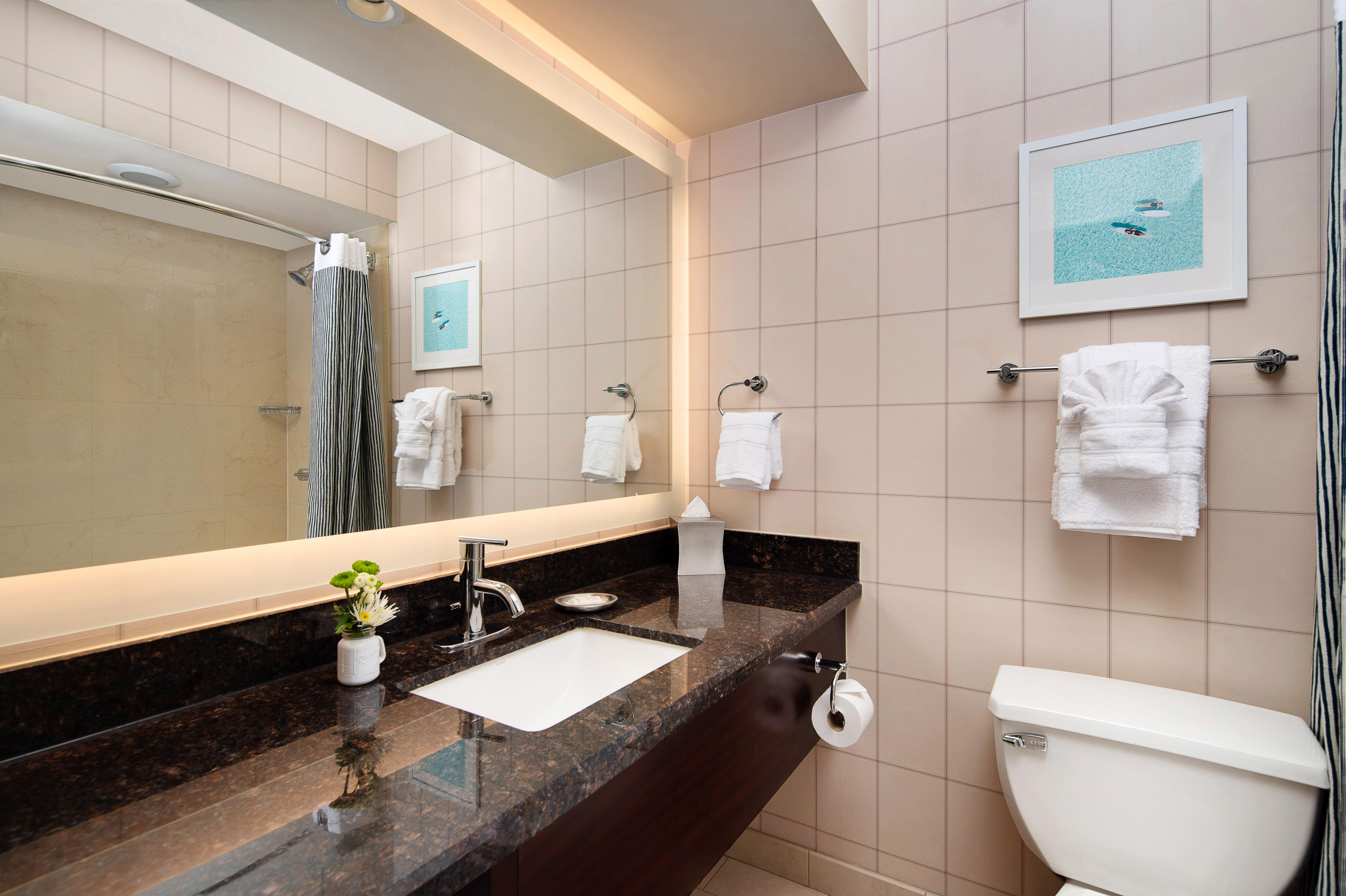 Lulu, Bw Premier Collection Hotel