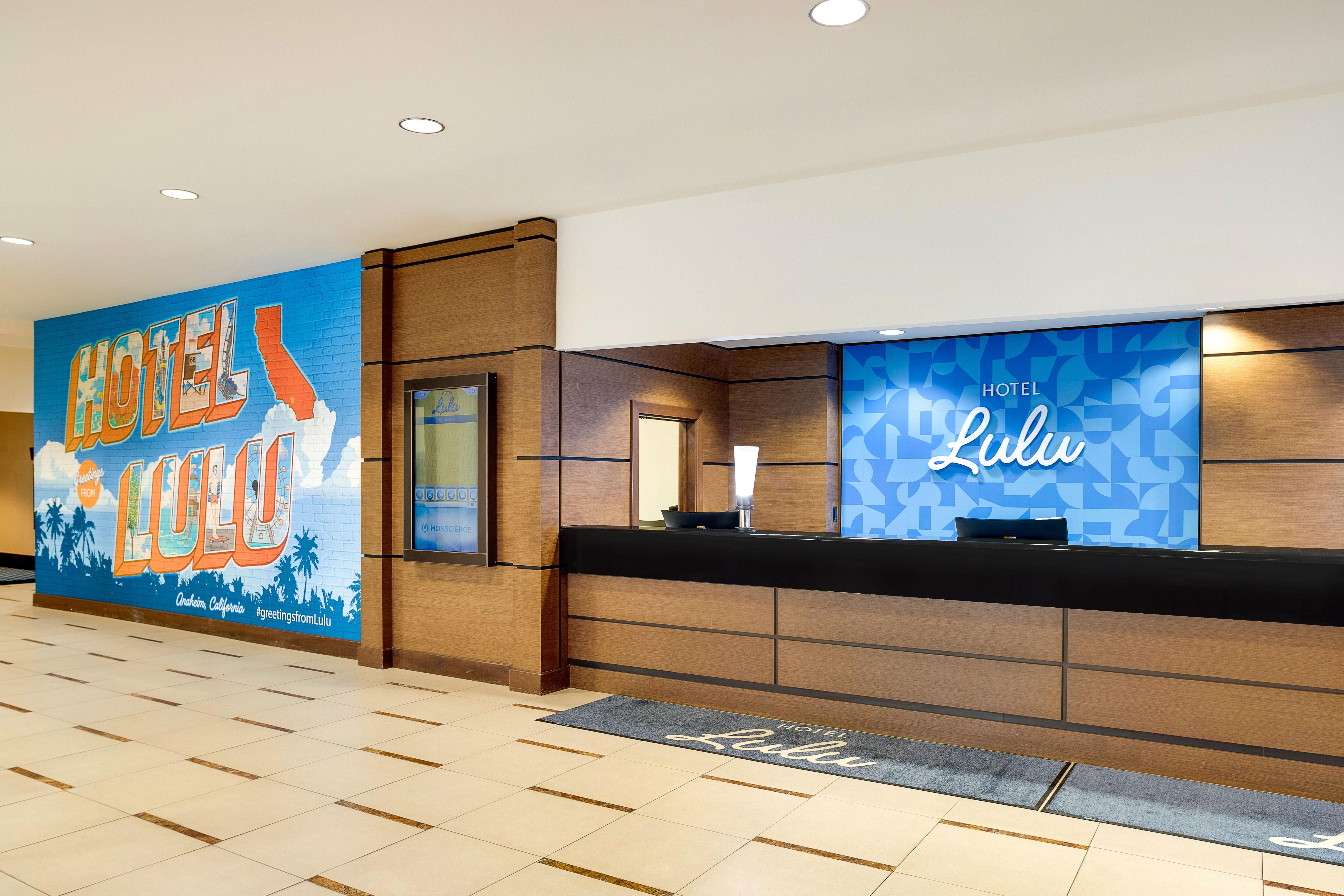 Lulu, Bw Premier Collection Hotel