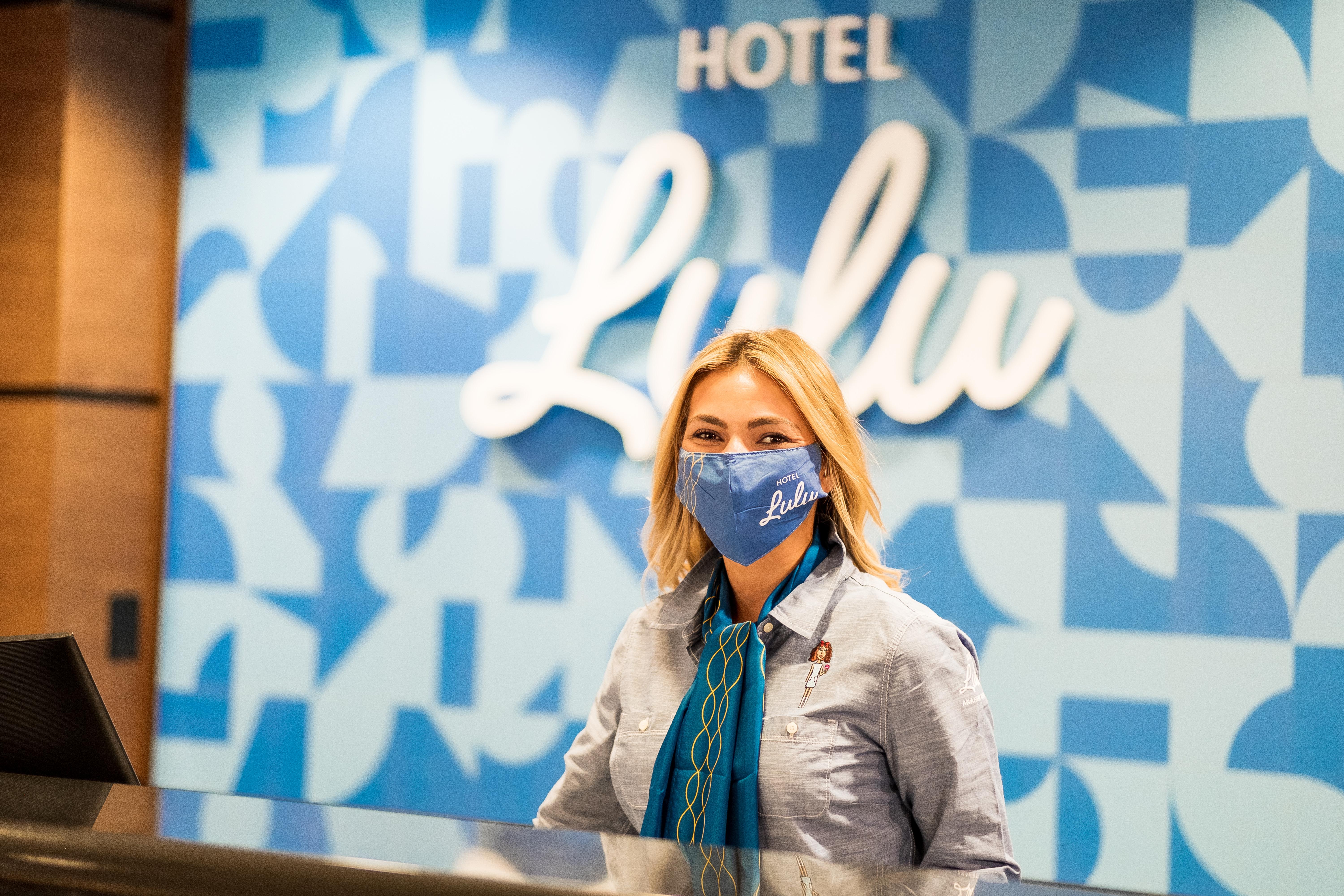 Lulu, Bw Premier Collection Hotel