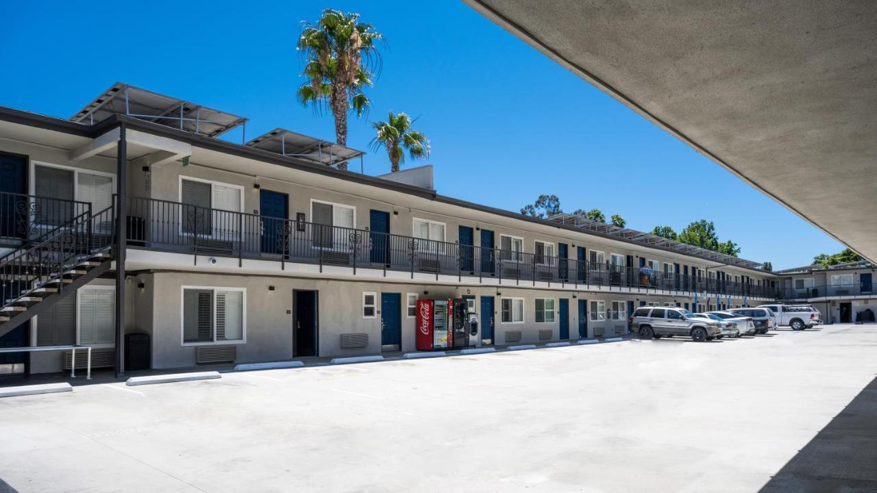 Hotel 6-anaheim, Ca - Convention Center Anaheim