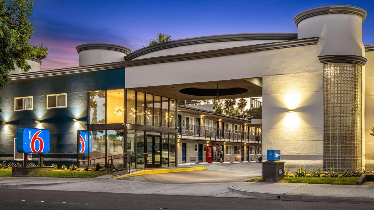 Hotel 6-anaheim, Ca - Convention Center