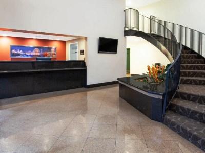 Travelodge & By Wyndham On Disneyland Dr 2*