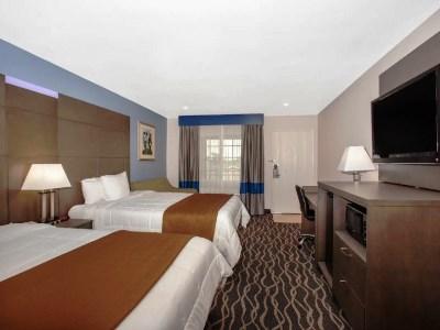 Travelodge & By Wyndham On Disneyland Dr 2*