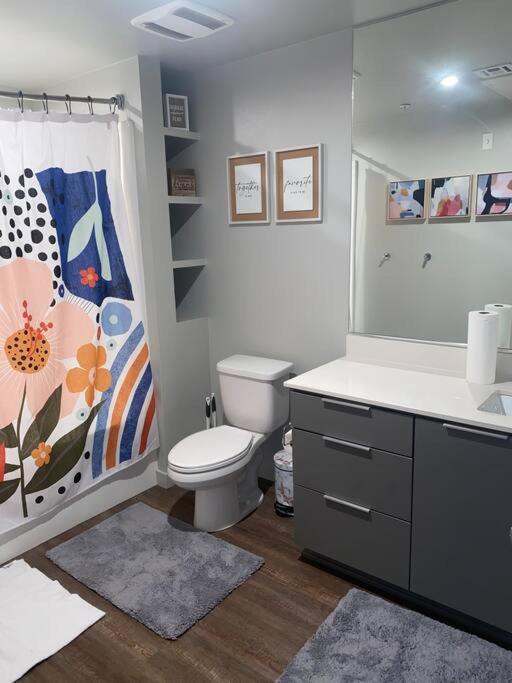 The Luxurious Doses Of Roses 2 Bedroom Next To Angels Stadium 6 Mins From Disney