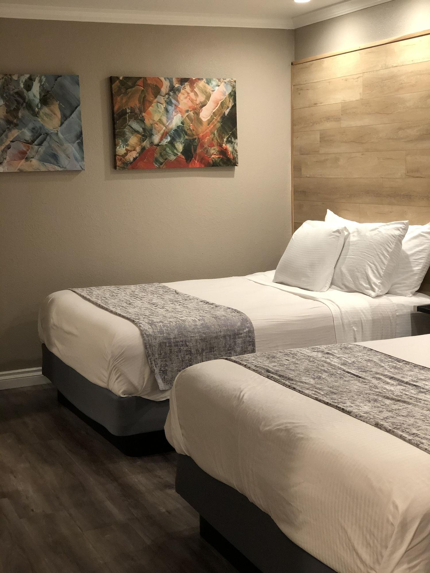 Motel Executive & Anaheim