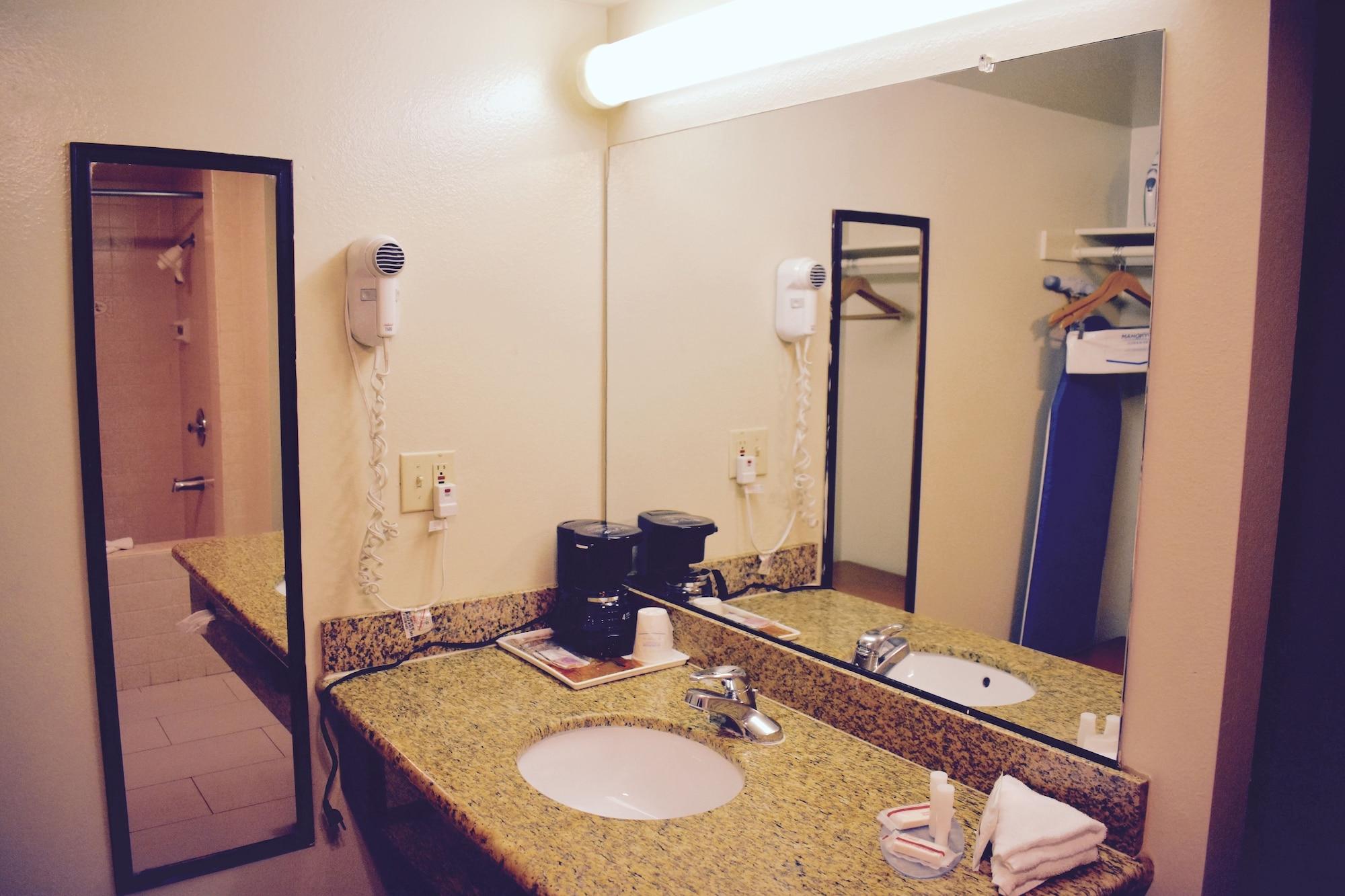 Hotel Days By Wyndham Near The Park 2*