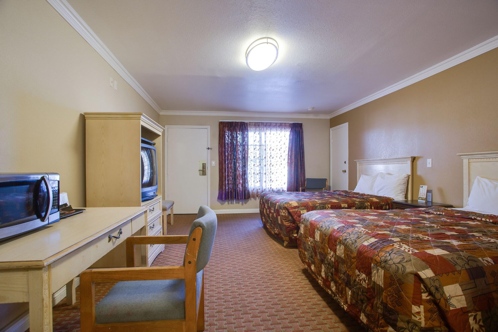 Abby's Anaheimer - Across Disneyland Park Hotel 2*