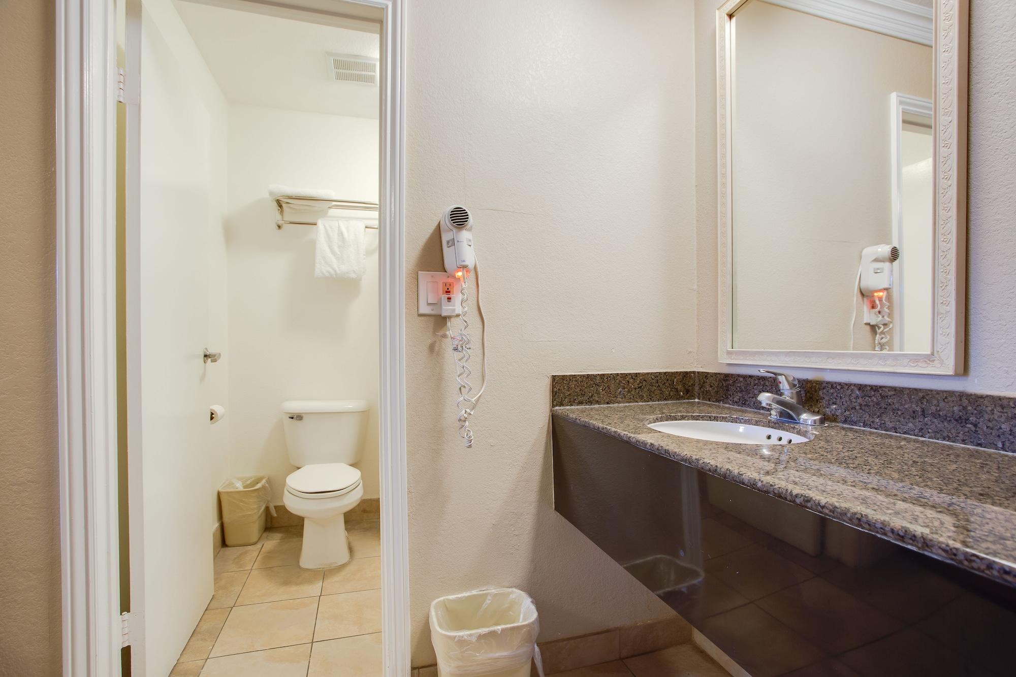 Hotel Abby's Anaheimer - Across Disneyland Park 2*