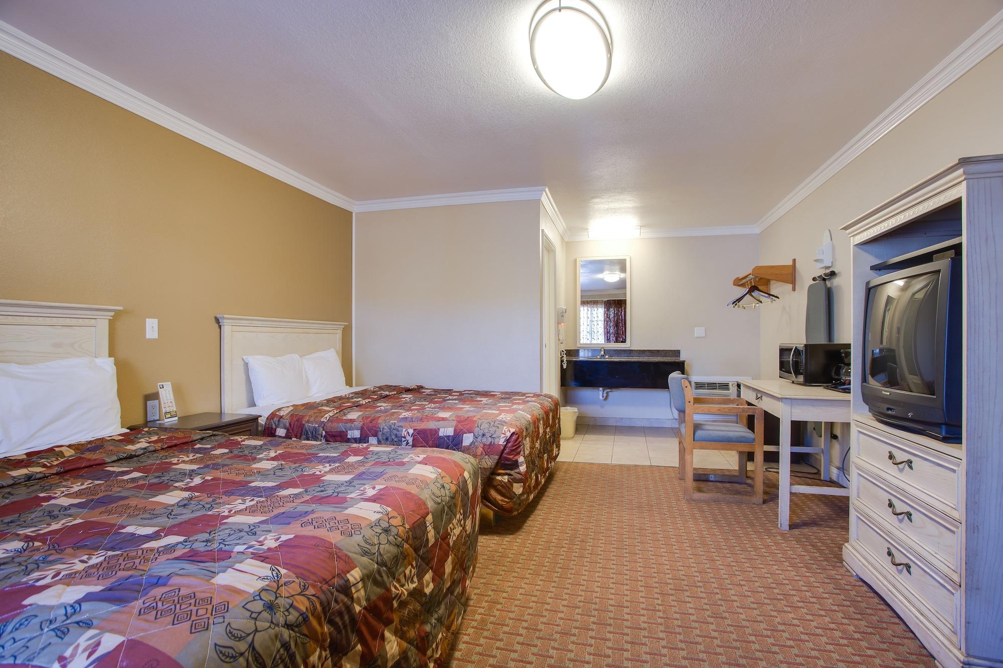 Hotel Abby's Anaheimer - Across Disneyland Park 2*