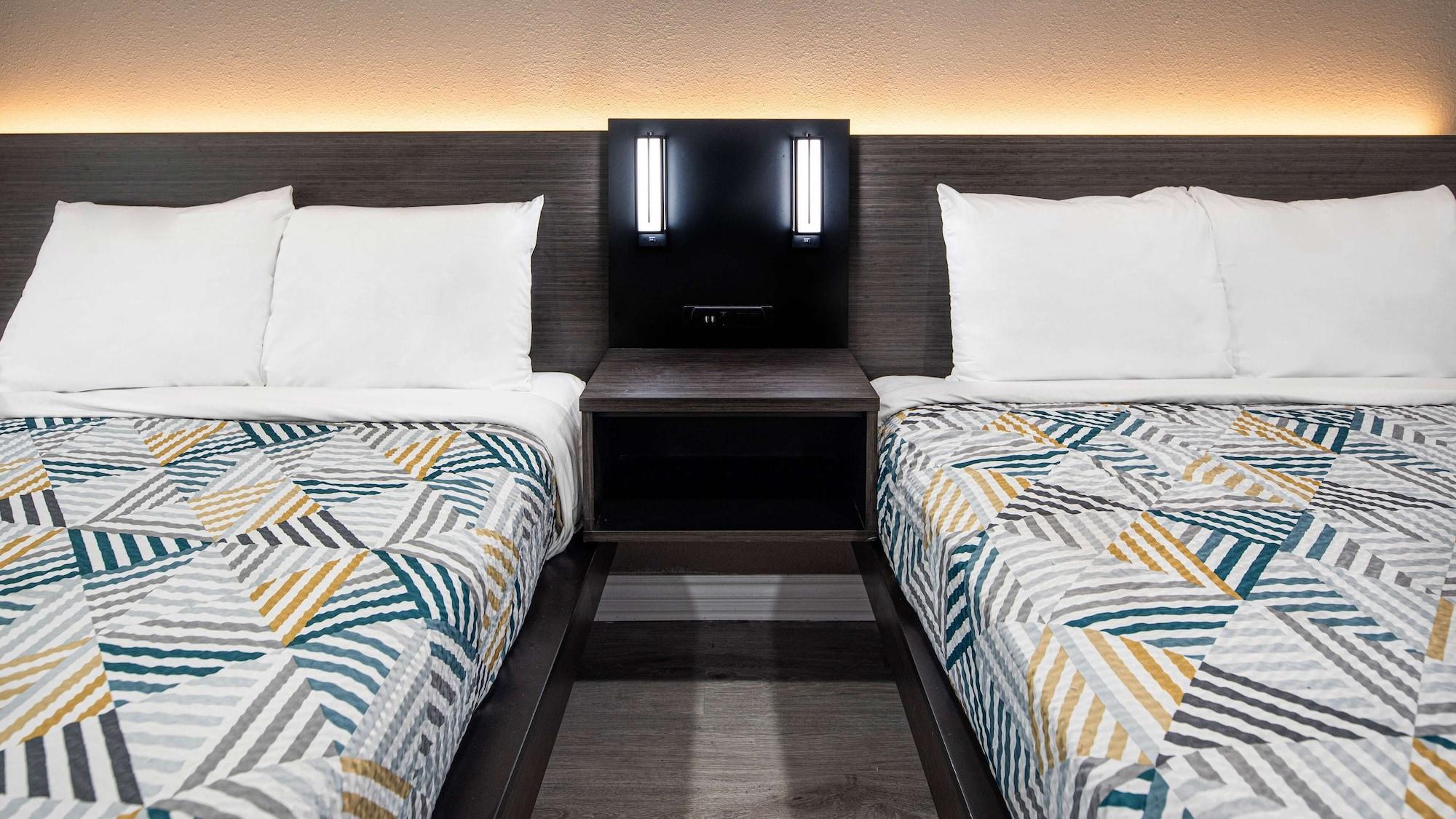 Hotel 6-anaheim, Ca - Convention Center Anaheim