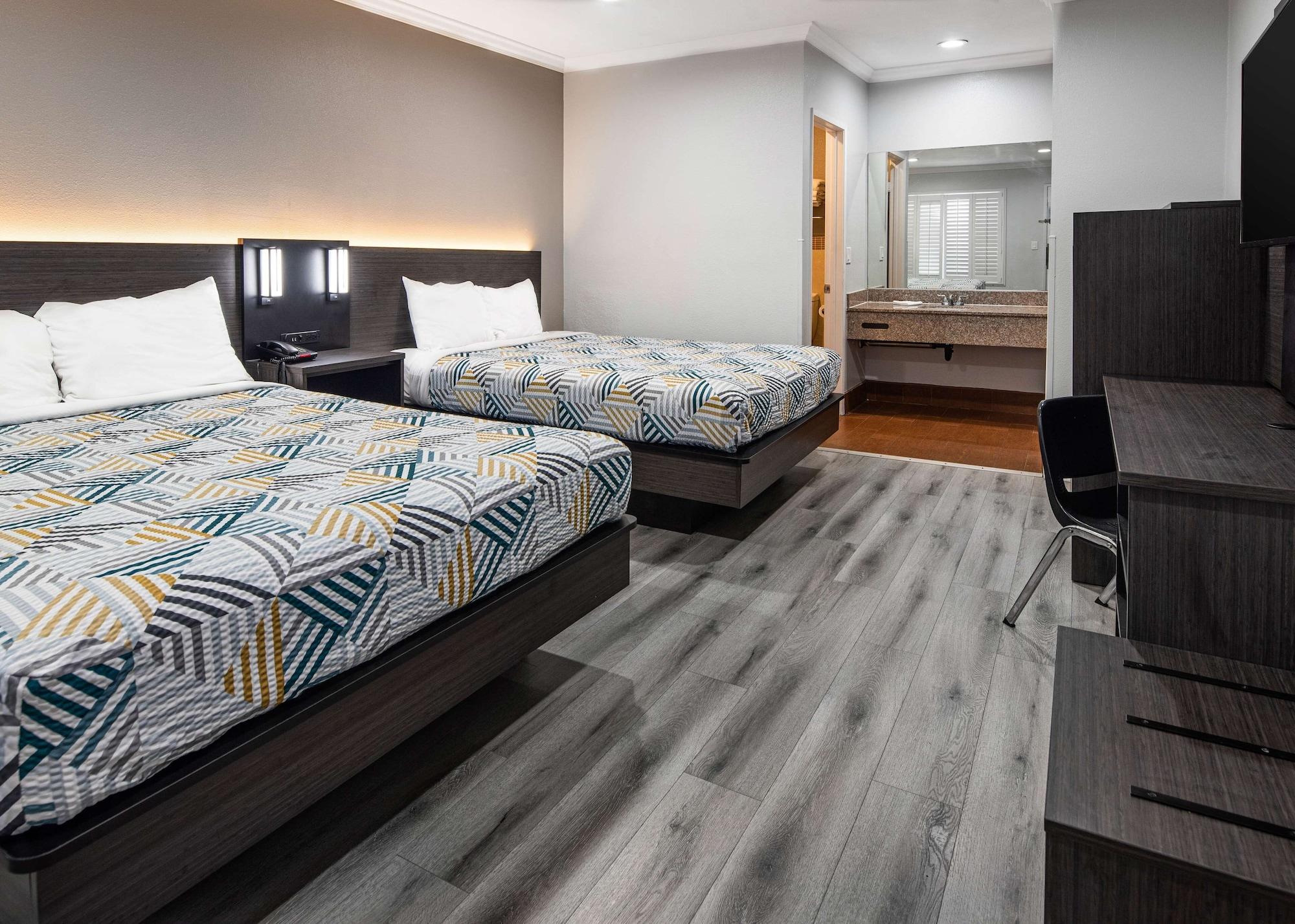 Hotel 6-anaheim, Ca - Convention Center Anaheim