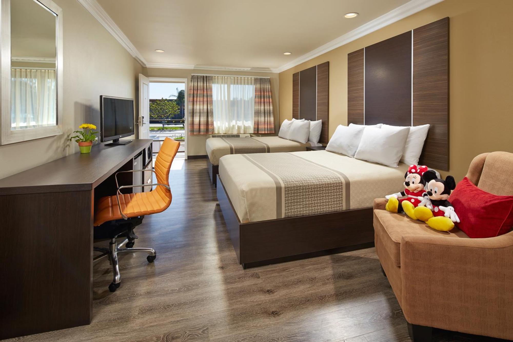 Eden Roc & Near The Maingate 2* Anaheim