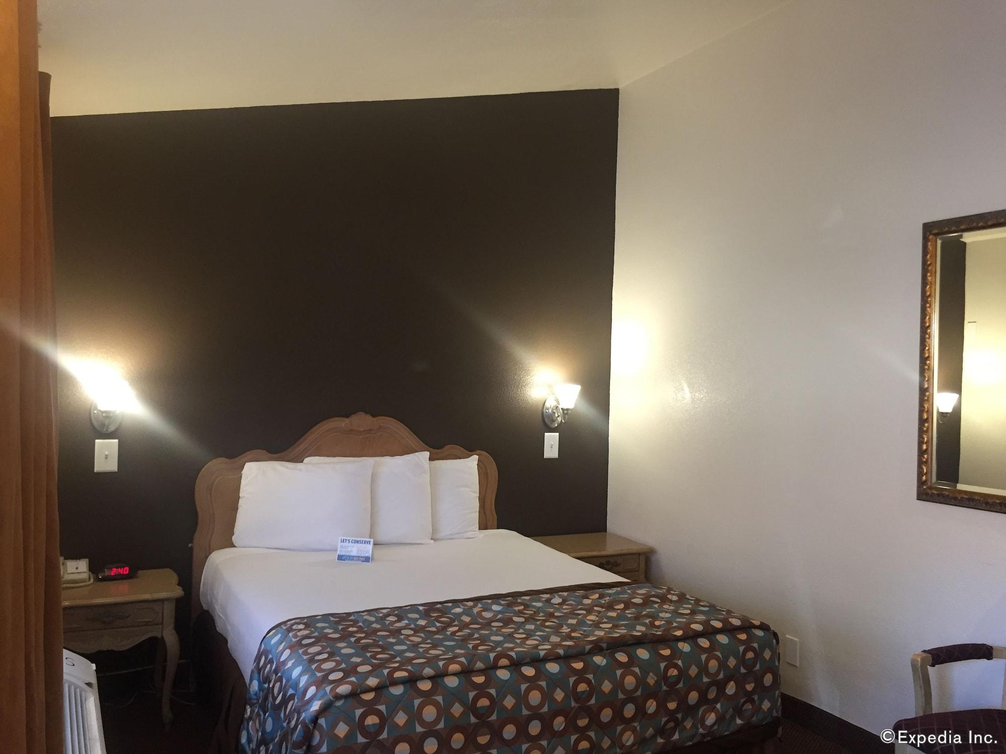 Motel Discovery And 2*
