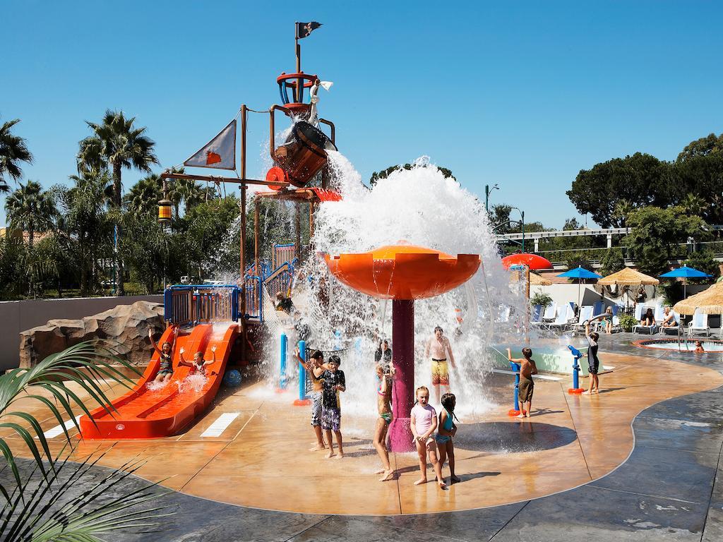 Hotel Howard Johnson By Wyndham & Water Playground