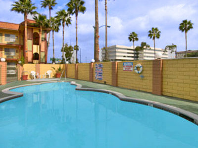 Hotel Super 8 By Wyndham Anaheim/disneyland Drive 2*