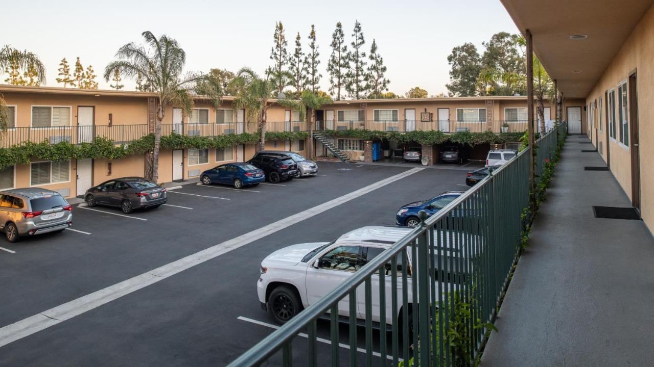 Islander And Near Park And Convention Center Motel Anaheim