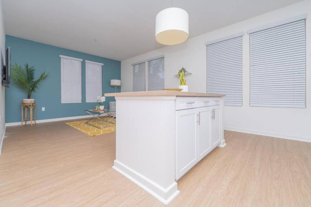 Amazing 2 Bedroom 7 Min From Disneyland W Free Parking * Anaheim
