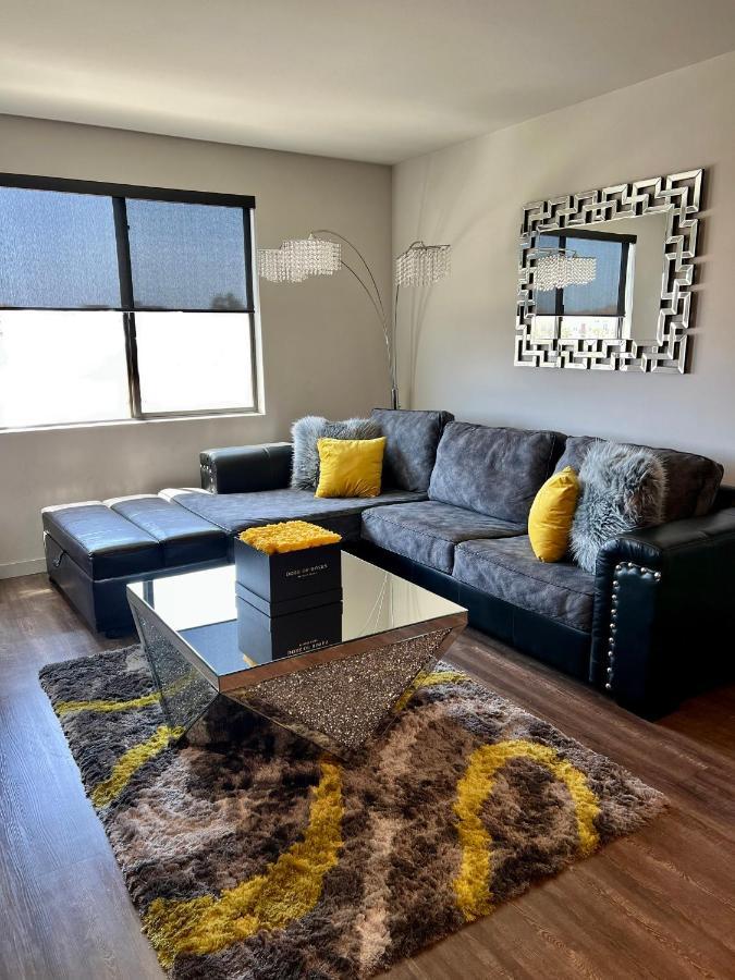 The Luxurious Doses Of Roses 2 Bedroom Next To Angels Stadium 6 Mins From Disney Apartment *