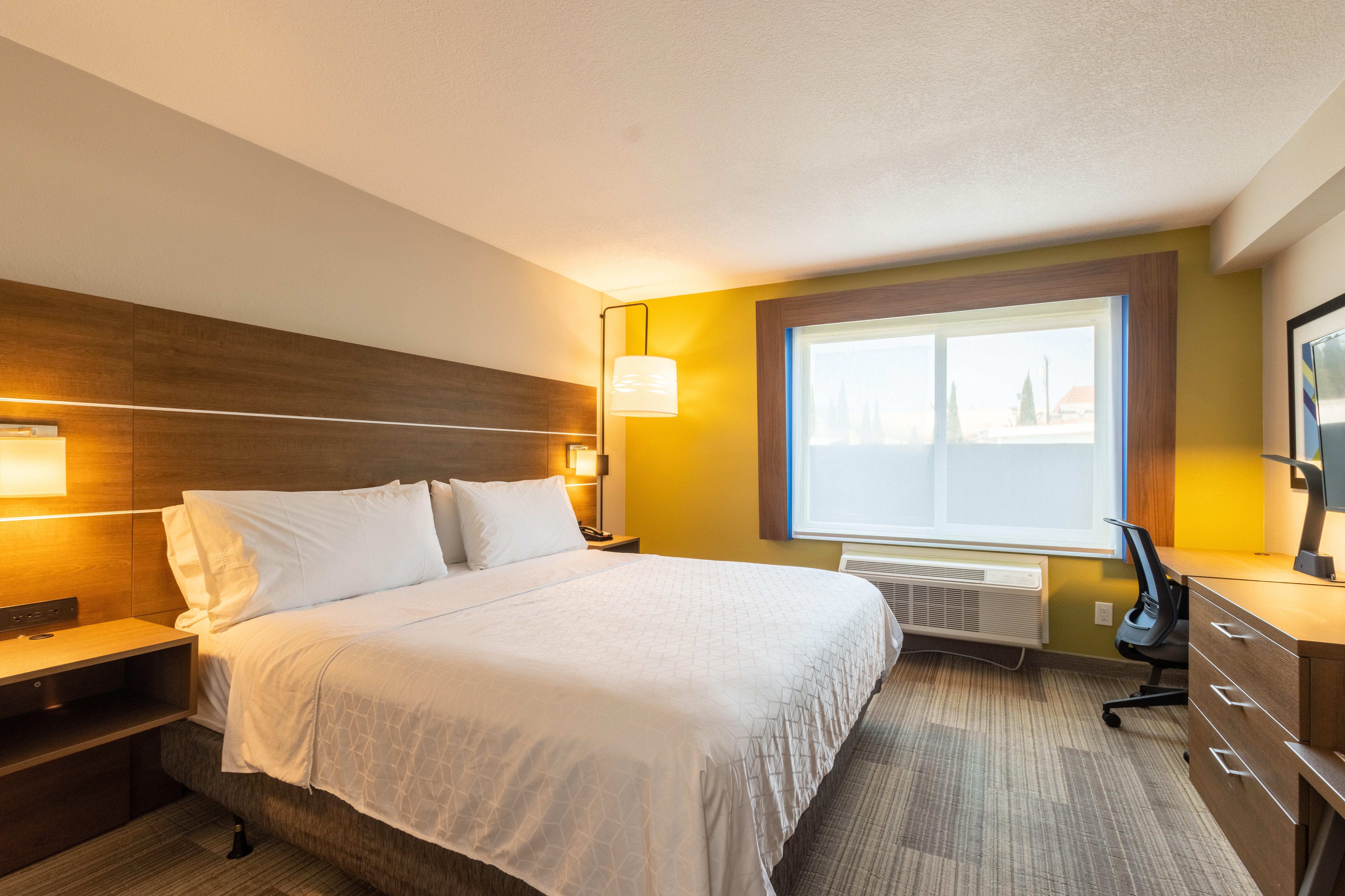 Express - West 3*
