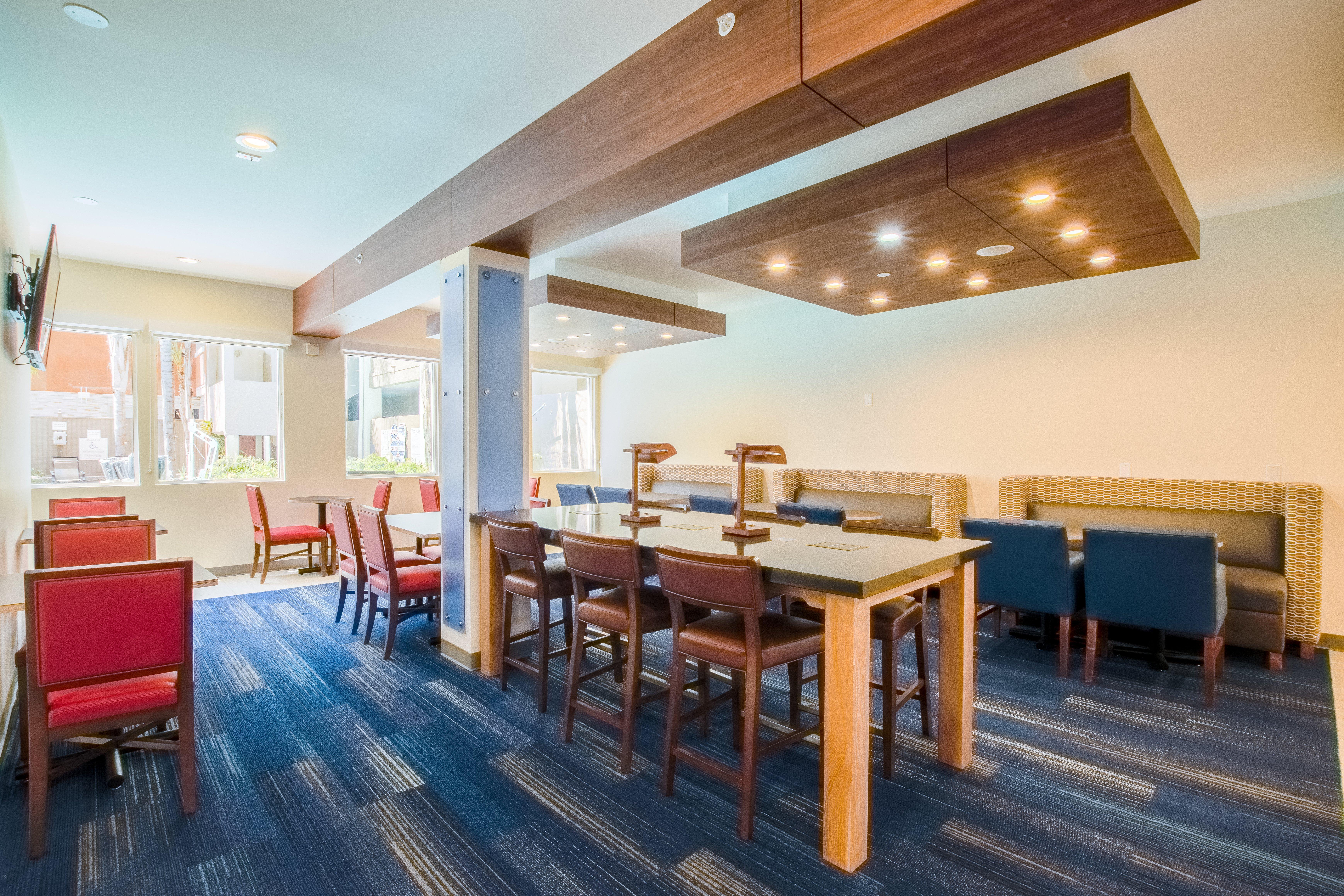 Express - West 3* Anaheim