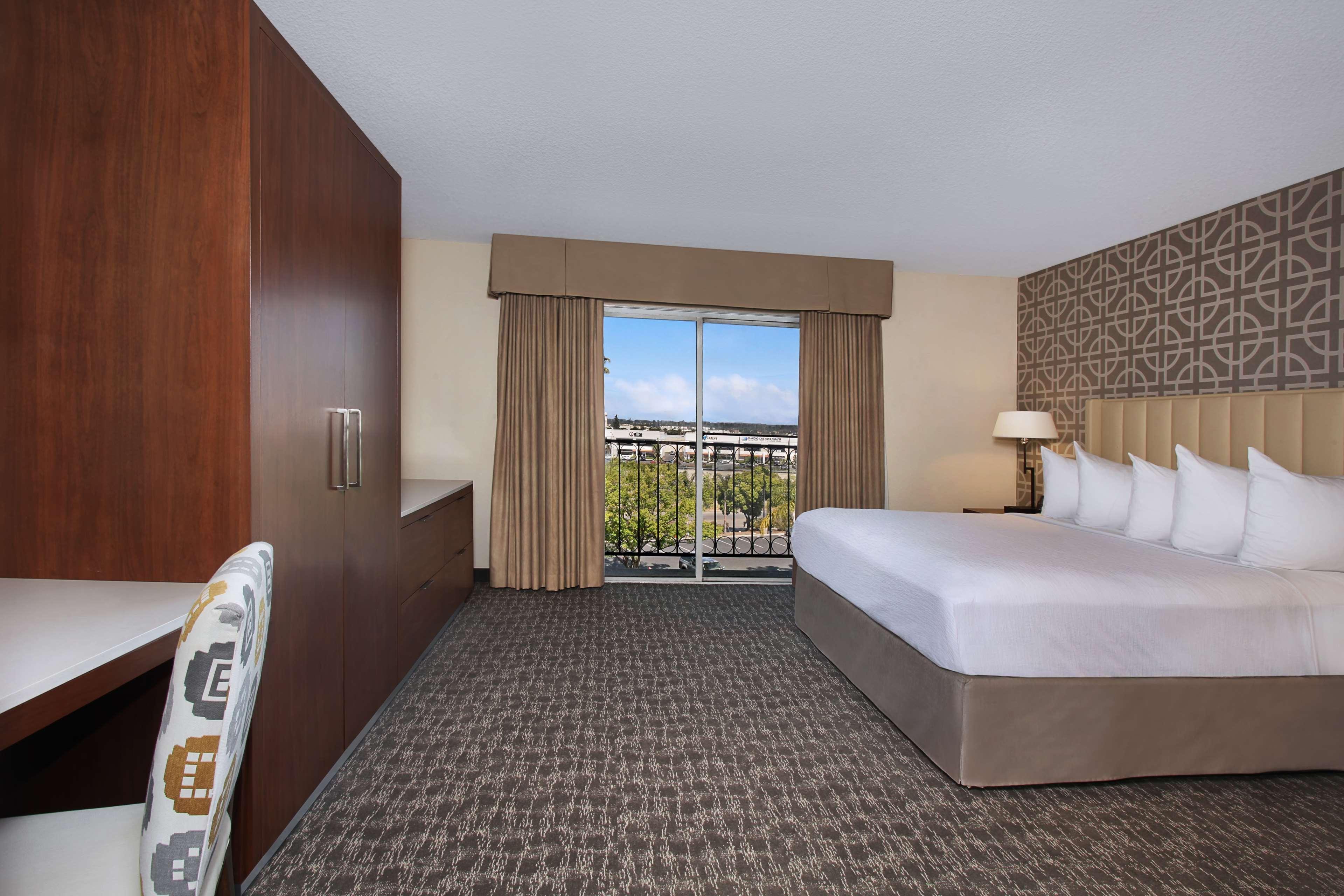 Hotel Embassy By Hilton North Anaheim
