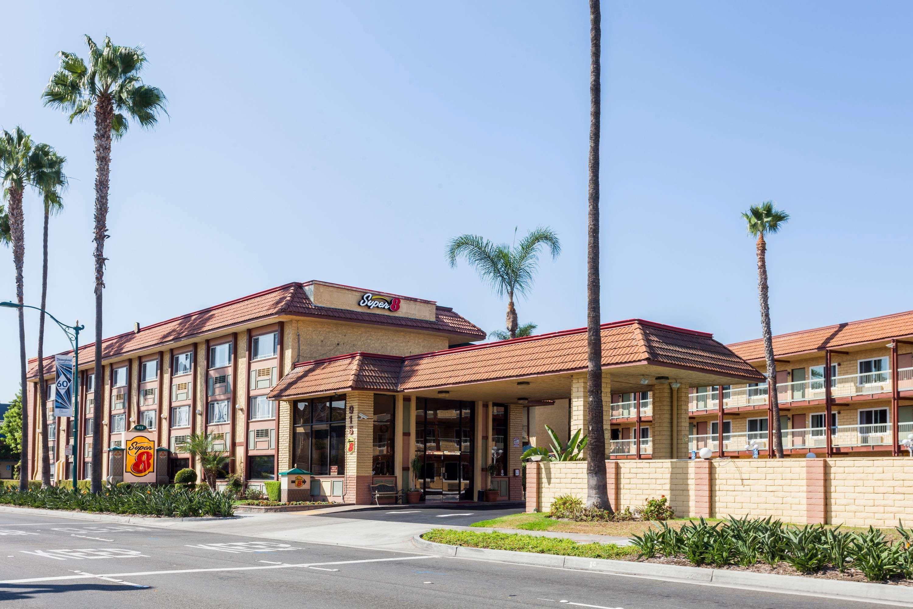 Super 8 By Wyndham Anaheim/disneyland Drive Hotel